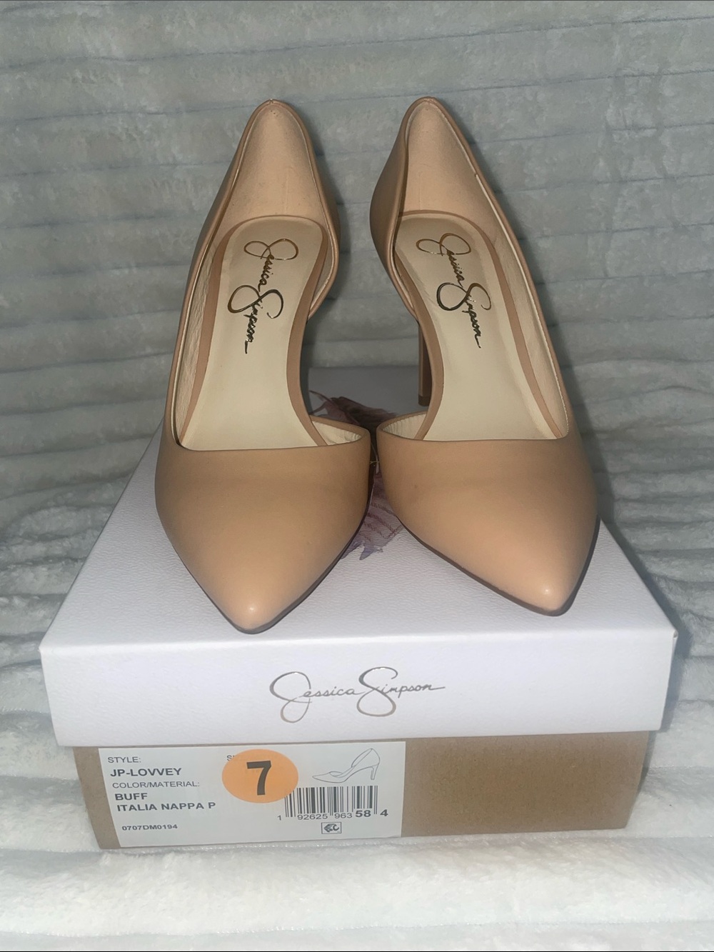 Jessica Simpson Buff Pointed Toe Pumps in Nude